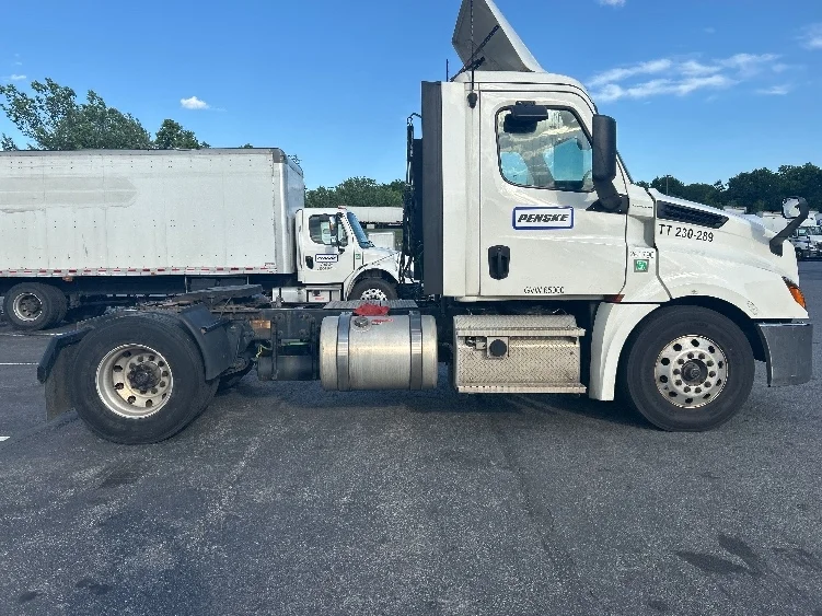 2019 Freightliner Cascadia in Montgomery, NY — photo 8