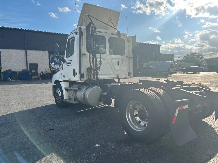 2019 Freightliner Cascadia in Montgomery, NY — photo 5