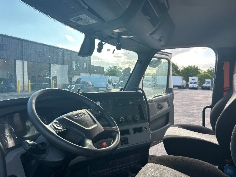 2019 Freightliner Cascadia in Montgomery, NY — photo 10