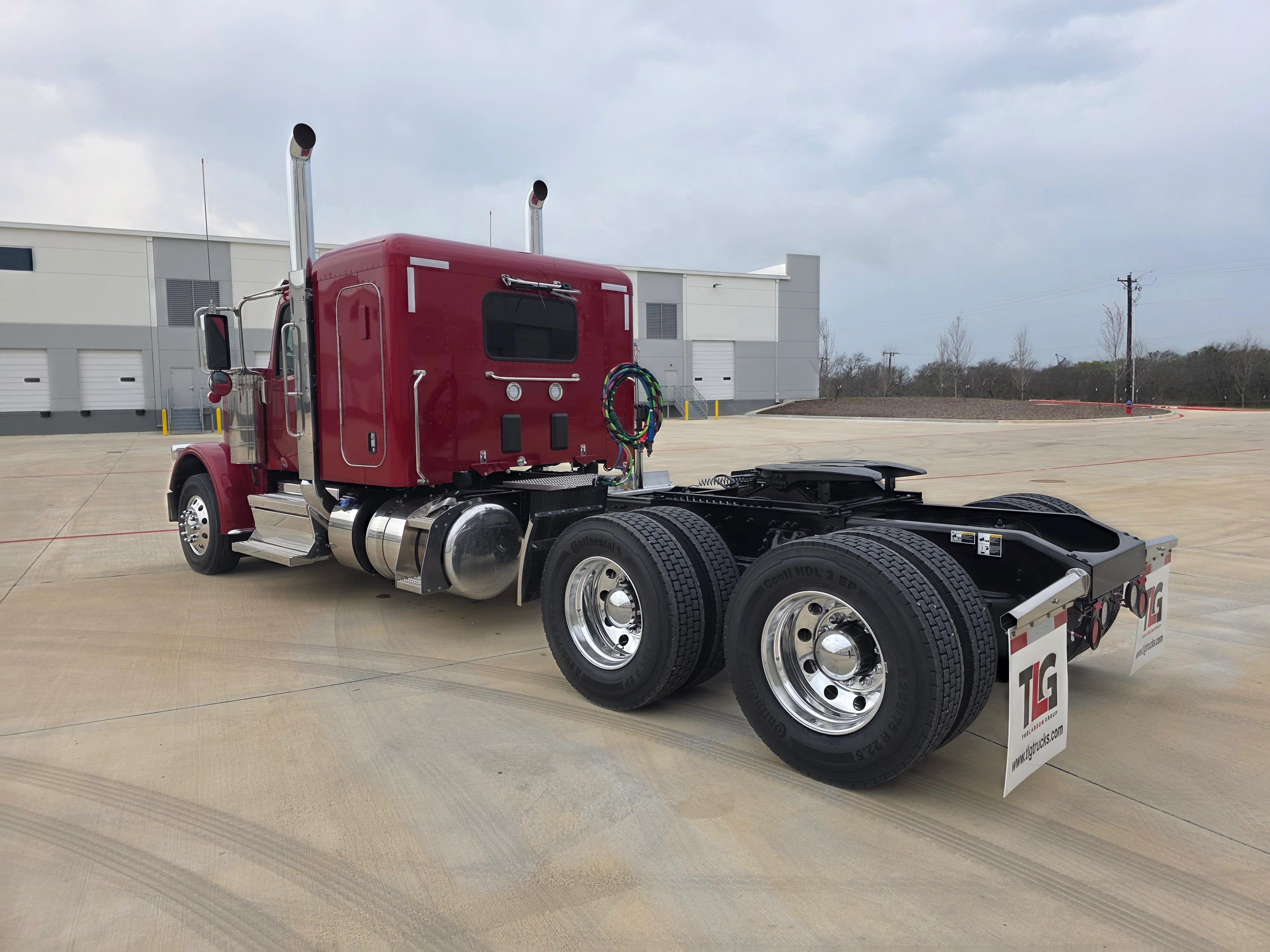 2027 Peterbilt 589 in O'fallon, MO — photo 3