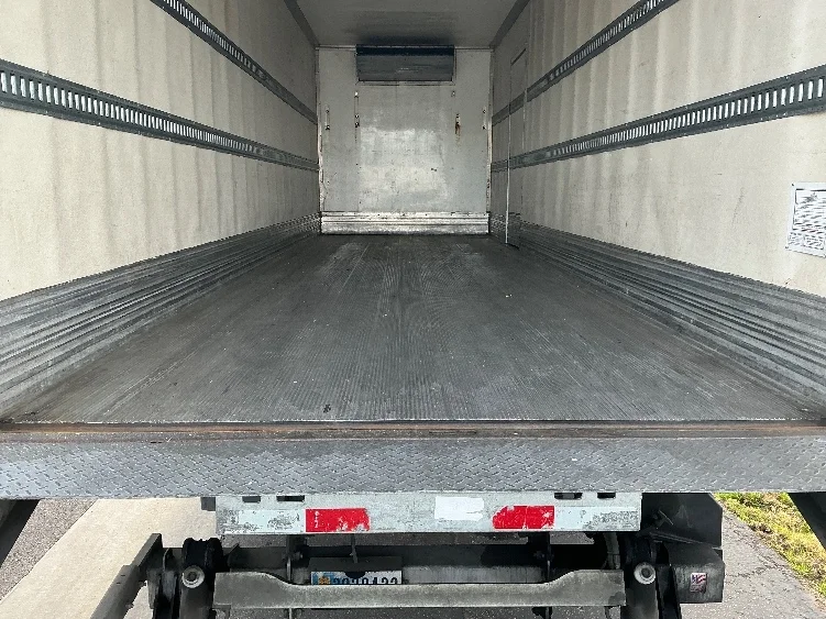 2020 Hino 268 - image 10