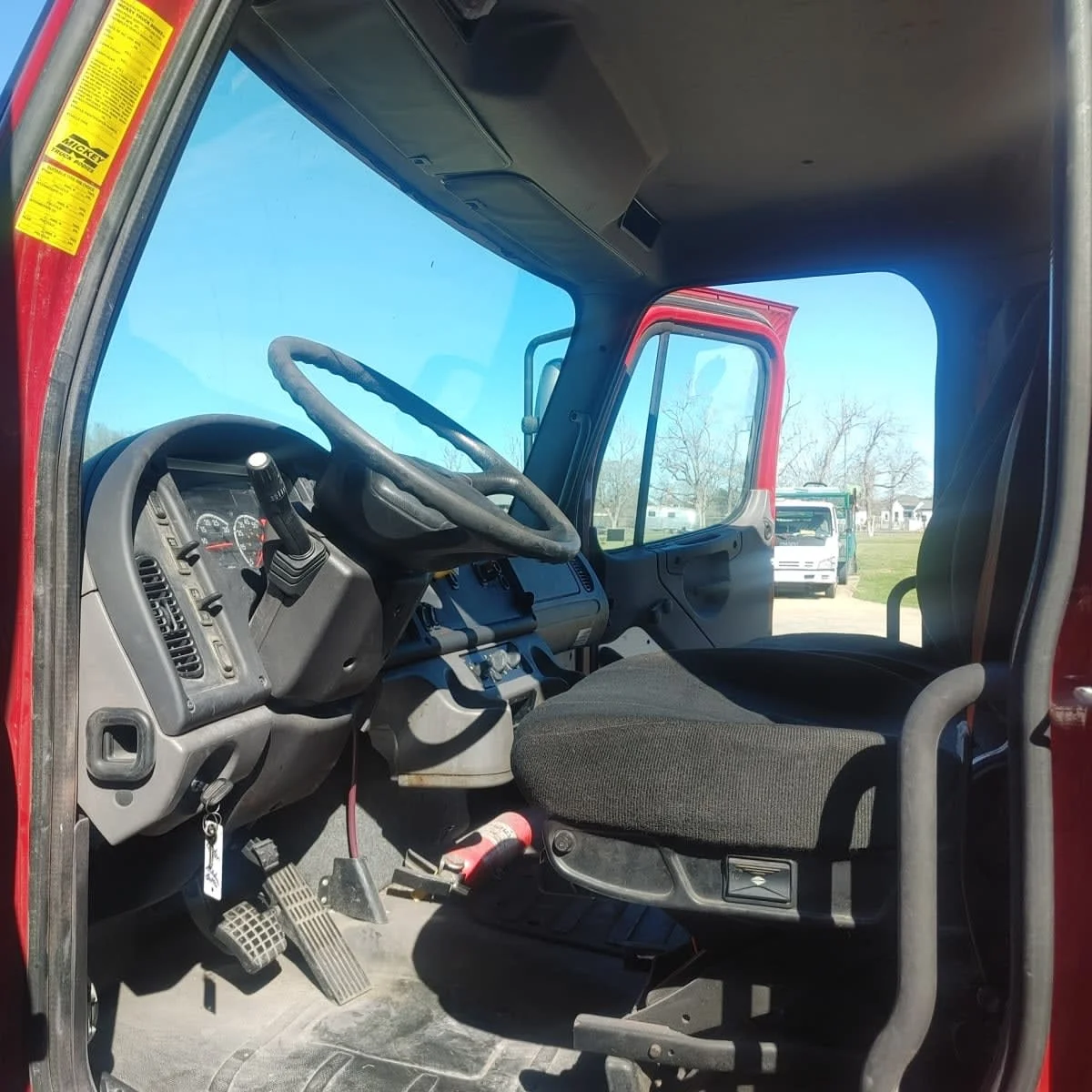 2016 Freightliner M2 106 in St. Rose, LA — photo 2