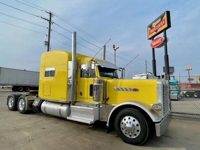 2021 Peterbilt 389 - image 9