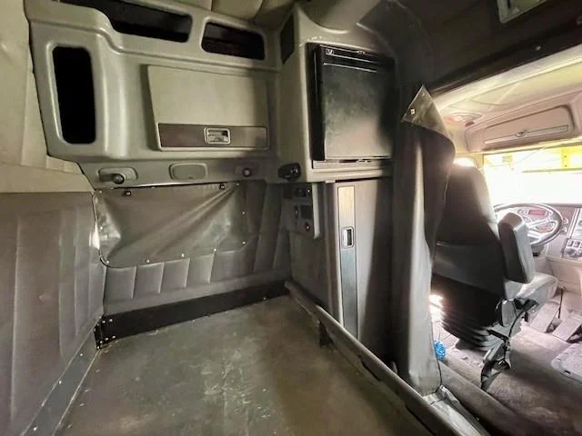 2021 Peterbilt 389 - image 20