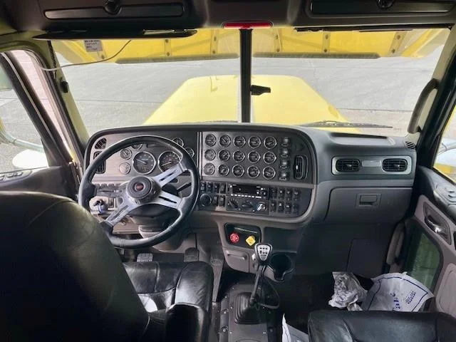 2021 Peterbilt 389 - image 17