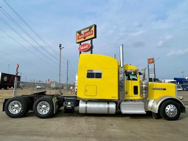 2021 Peterbilt 389 - image 11