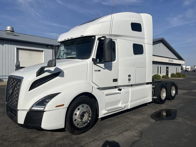 2020 Volvo VNL 760 in Sauk Rapids