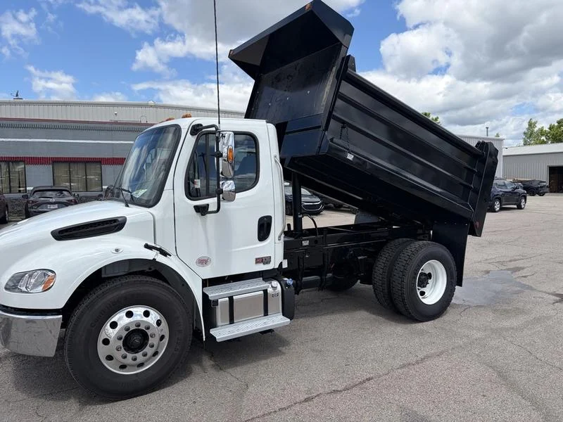 2026 Freightliner M2 106 in Cincinnati, OH — photo 9