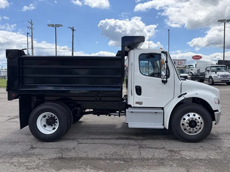 2026 Freightliner M2 106 in Cincinnati, OH — photo 2