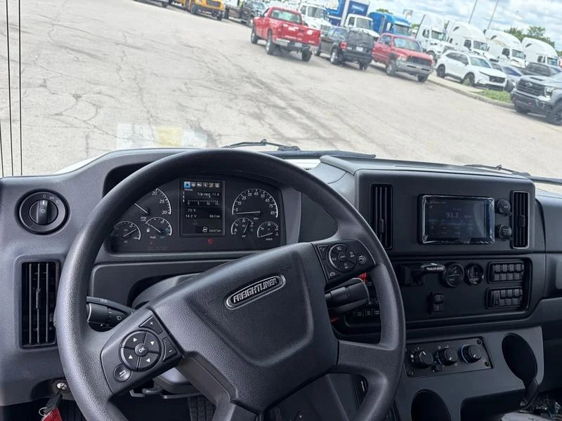 2026 Freightliner M2 106 in Cincinnati, OH — photo 11