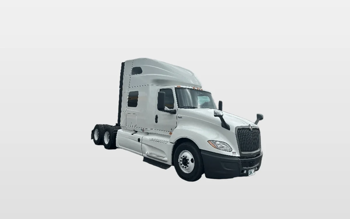 2022 International LT - image 1