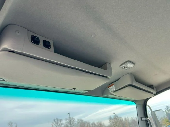 2025 Isuzu NPR - image 11