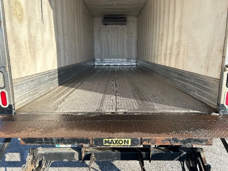 2015 Freightliner M2 106 - image 10