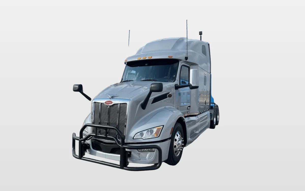2023 PETERBILT 579 - image 1