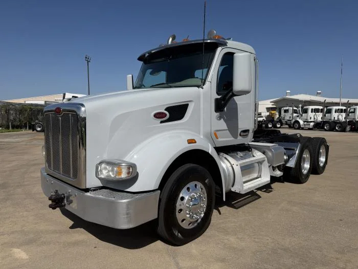 2021 Peterbilt 567 — photo 2