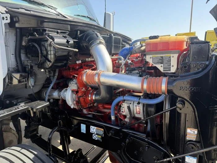 2021 Peterbilt 567 — photo 20
