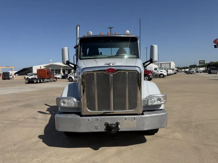 2021 Peterbilt 567 — photo 9