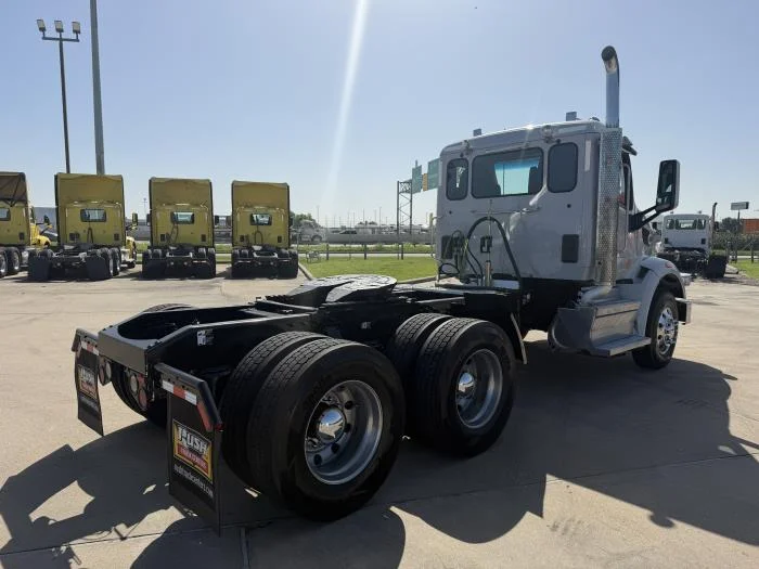 2021 Peterbilt 567 — photo 6