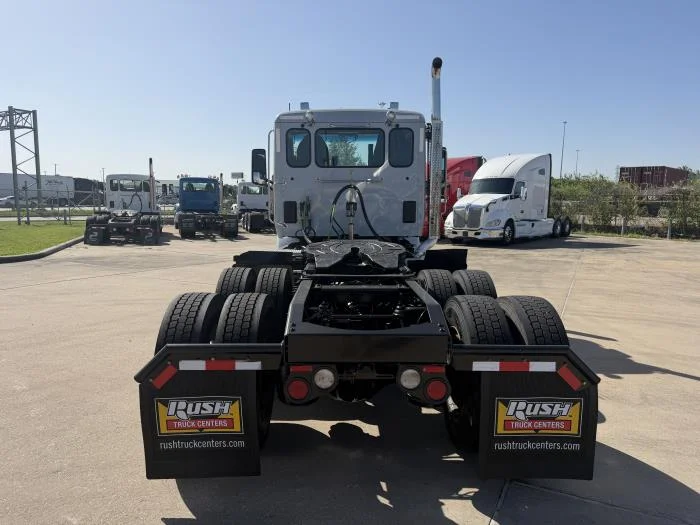 2021 Peterbilt 567 — photo 5