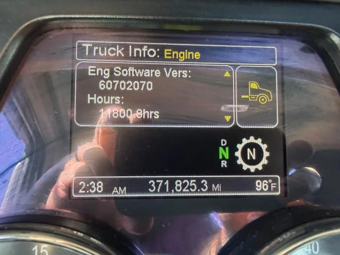 2021 Peterbilt 567 — photo 32