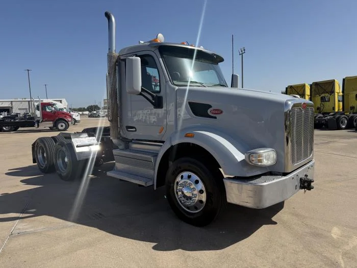 2021 Peterbilt 567 — photo 8
