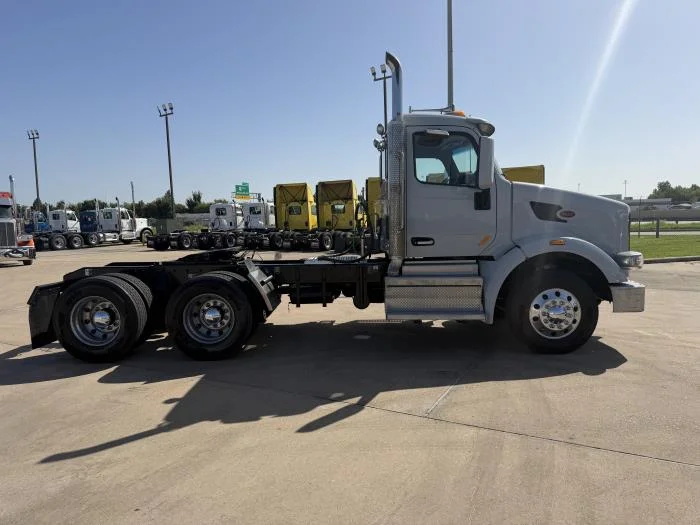 2021 Peterbilt 567 — photo 7