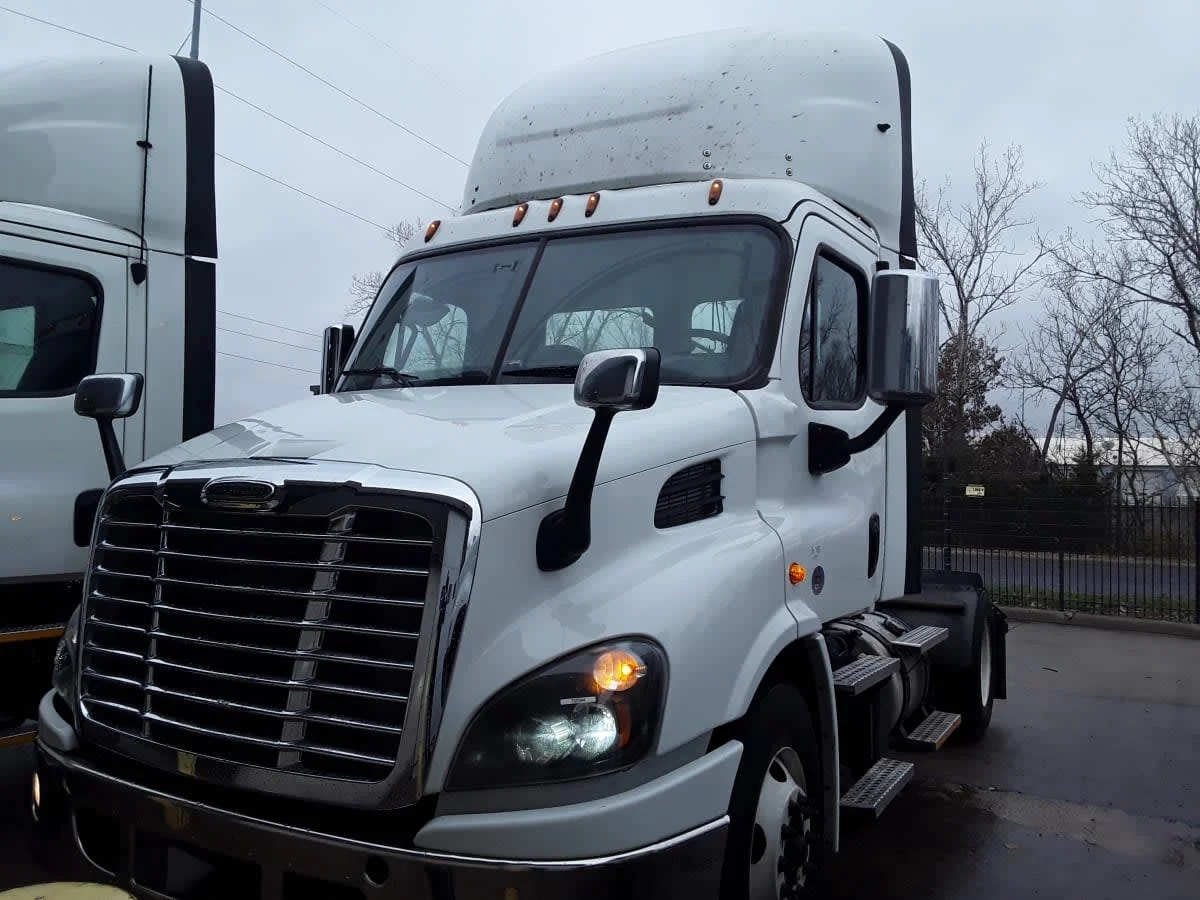 2018 Freightliner Cascadia in Kansas City, MO