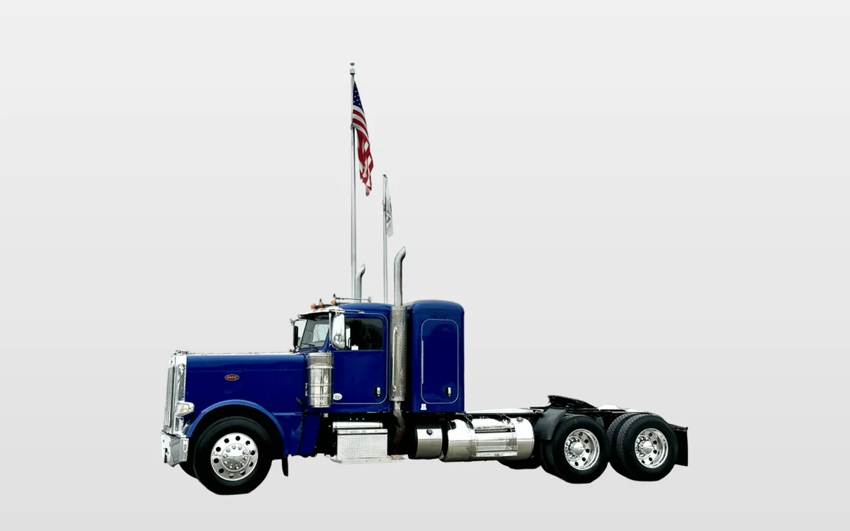 2021 Peterbilt 389 - image 1