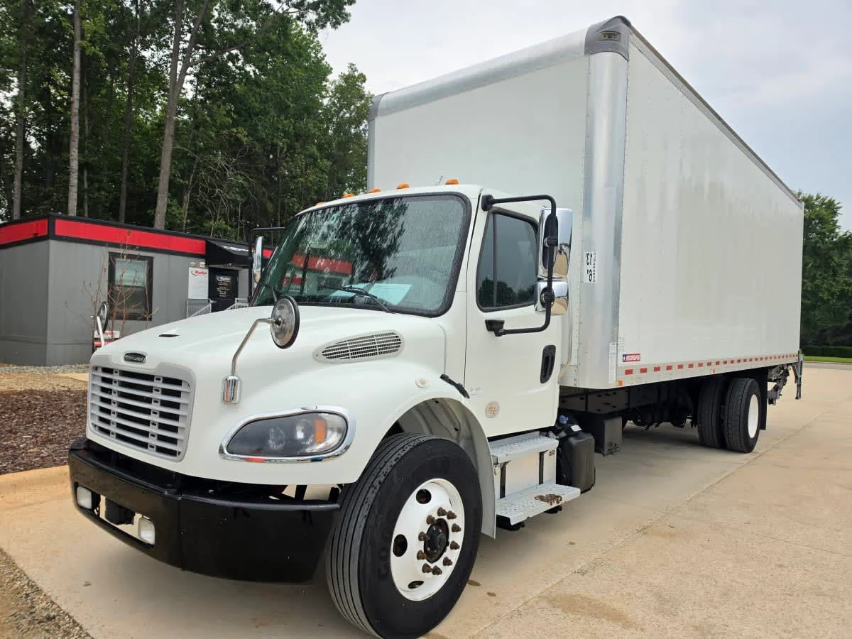 2022 Freightliner M2 106