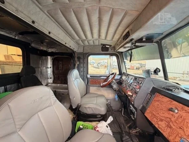 1994 Peterbilt - image 20