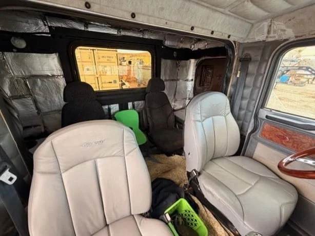 1994 Peterbilt - image 18