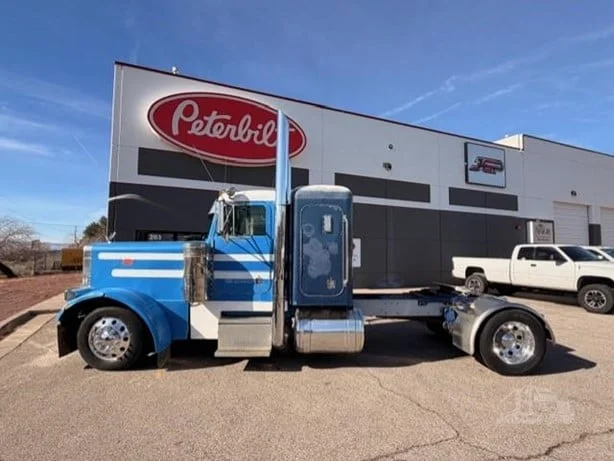 1994 Peterbilt - image 2