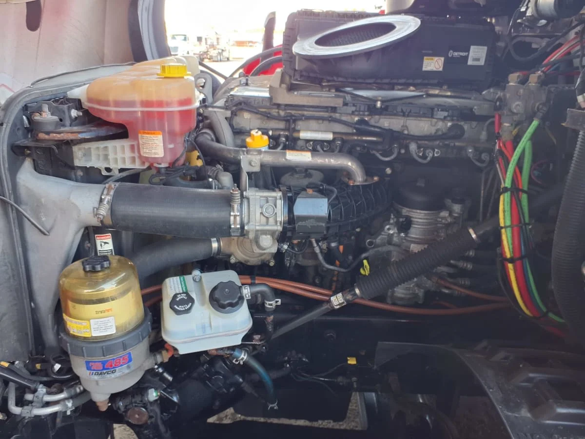 2020 Freightliner Cascadia in Hilliard, OH — photo 14