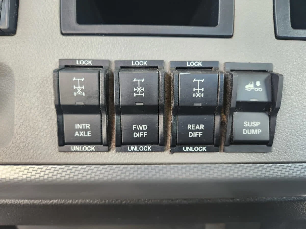 2020 Freightliner Cascadia in Hilliard, OH — photo 16