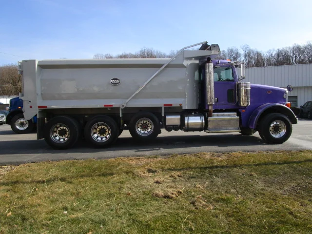 2017 Peterbilt 367 in Butler, PA — photo 6