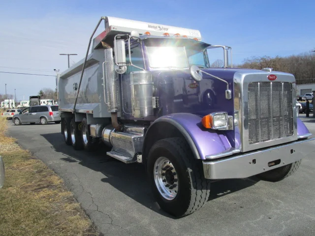 2017 Peterbilt 367 in Butler, PA — photo 7