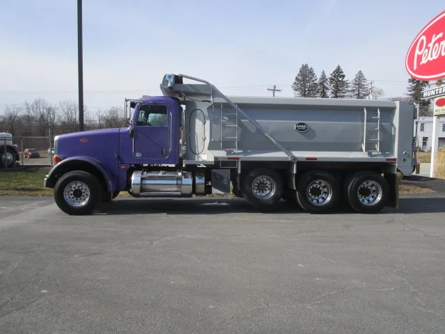 2017 Peterbilt 367 in Butler, PA — photo 2
