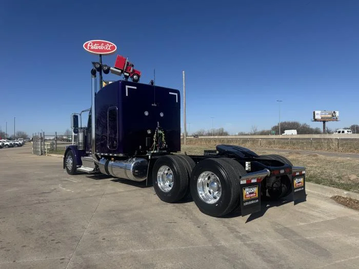 2027 Peterbilt 589 in Oklahoma City, OK — photo 4