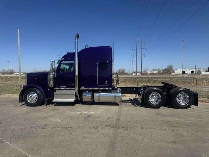 2027 Peterbilt 589 in Oklahoma City, OK — photo 3