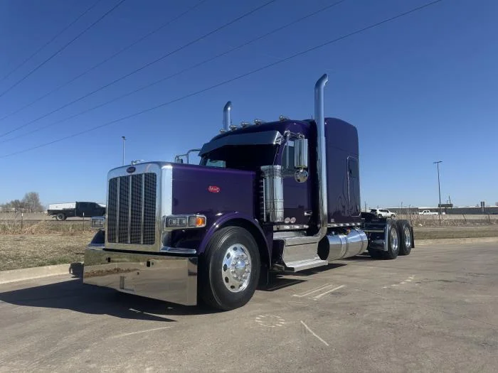 2027 Peterbilt 589 in Oklahoma City, OK — photo 2