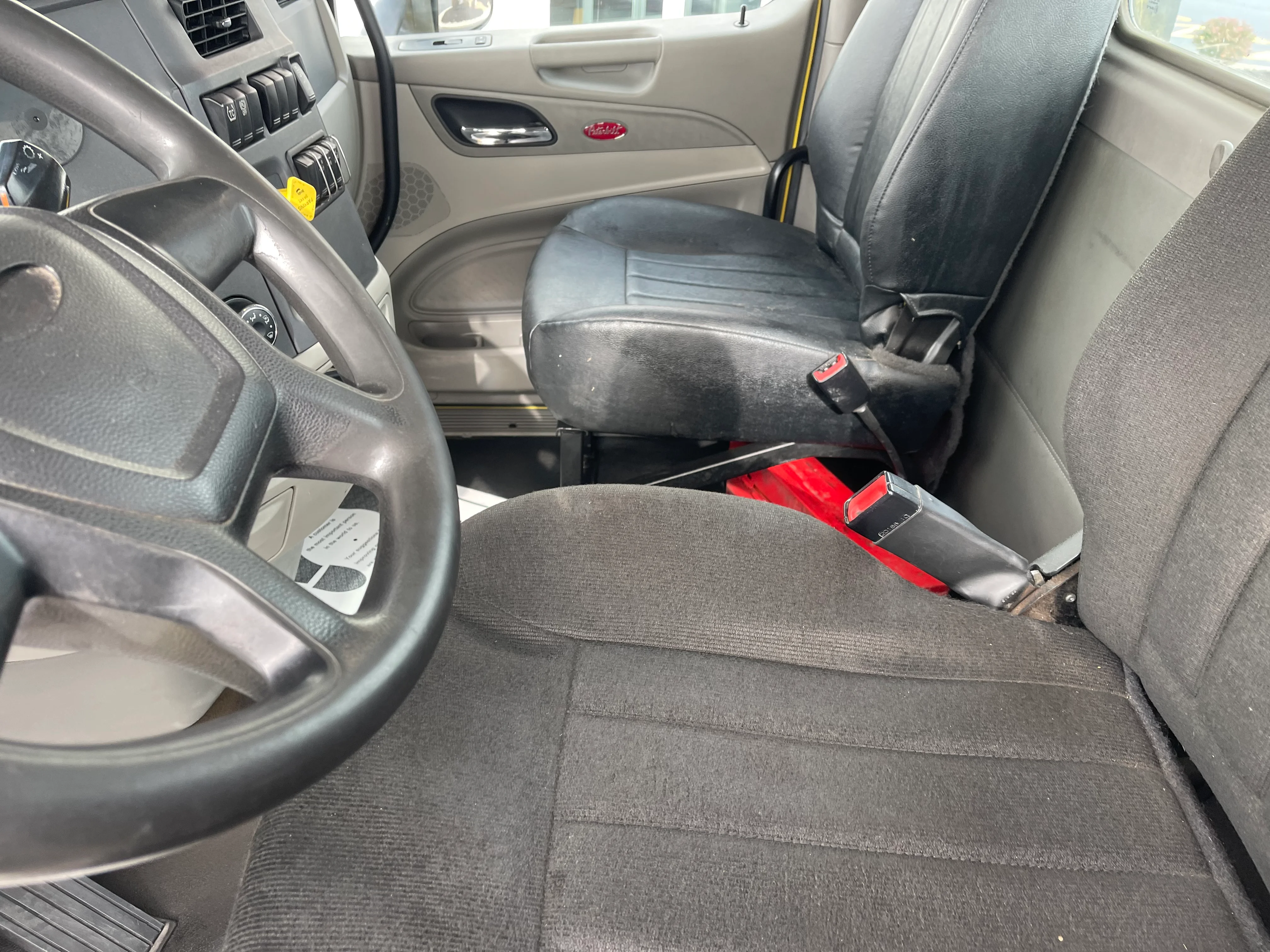 2021 Peterbilt 579 - image 16