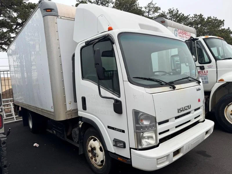2013 Isuzu NRR