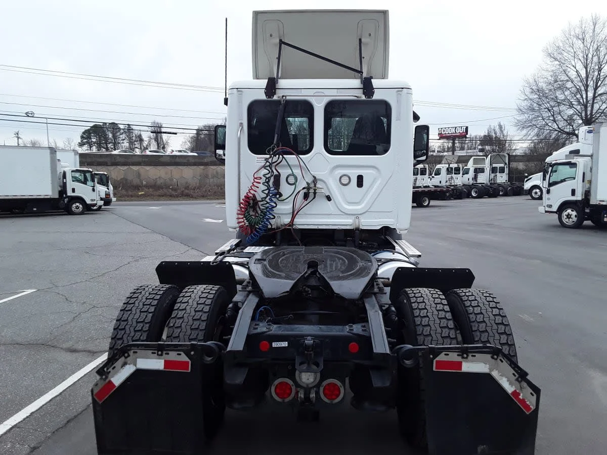 2020 Freightliner Cascadia in Charlotte, NC — photo 5