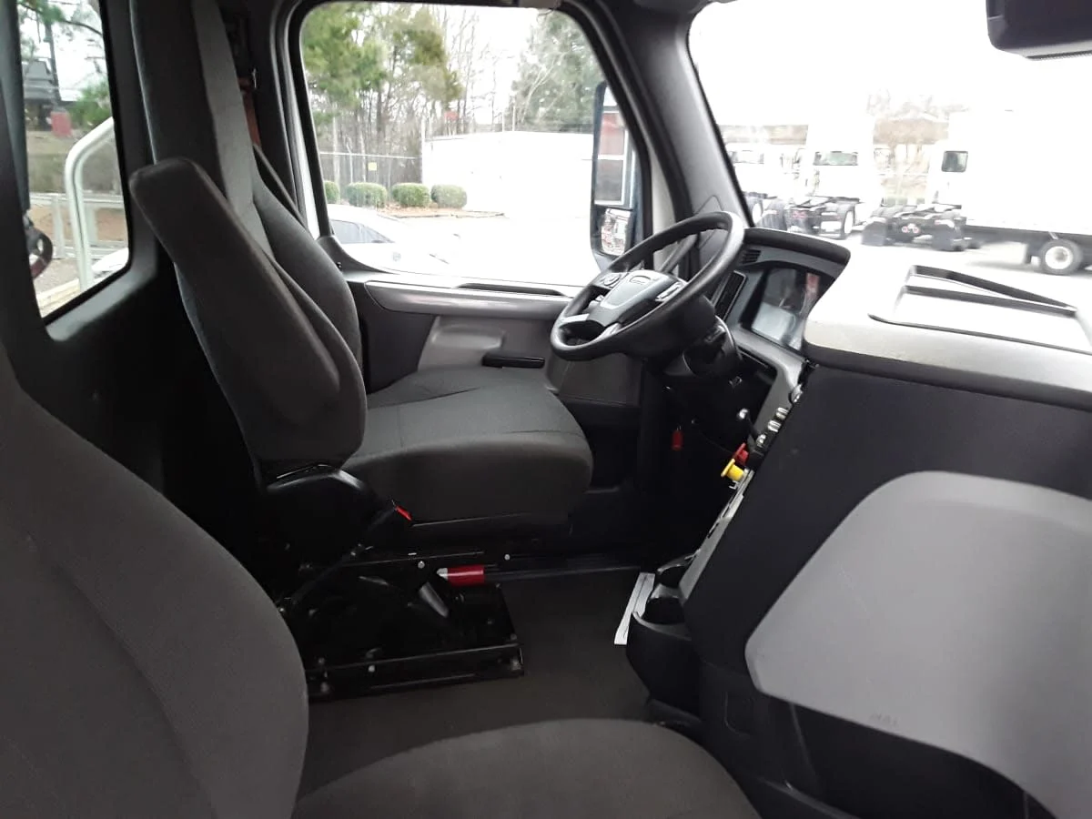 2020 Freightliner Cascadia in Charlotte, NC — photo 11