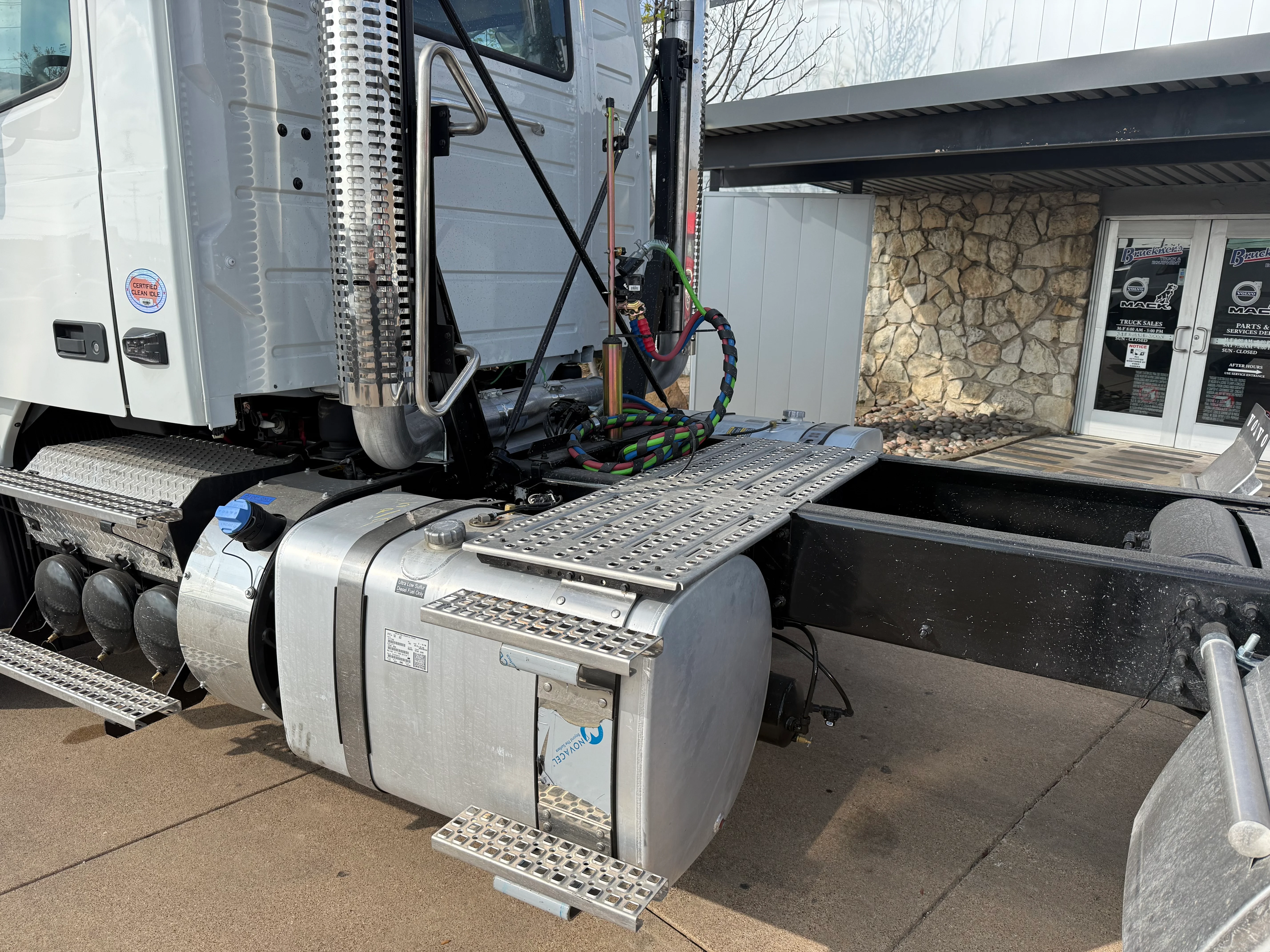 2026 Volvo VHD 300 in Fort Worth, TX — photo 10