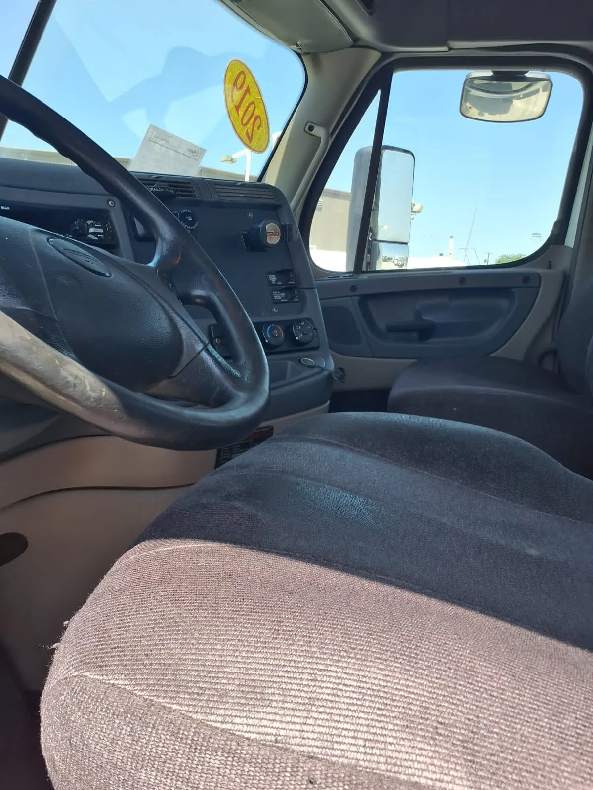 2019 Freightliner Cascadia in Fort Worth, TX — photo 7