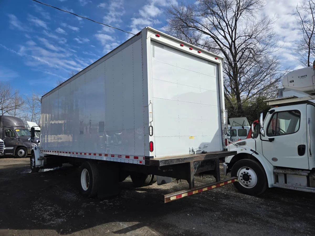 2016 Freightliner M2 106 - image 6