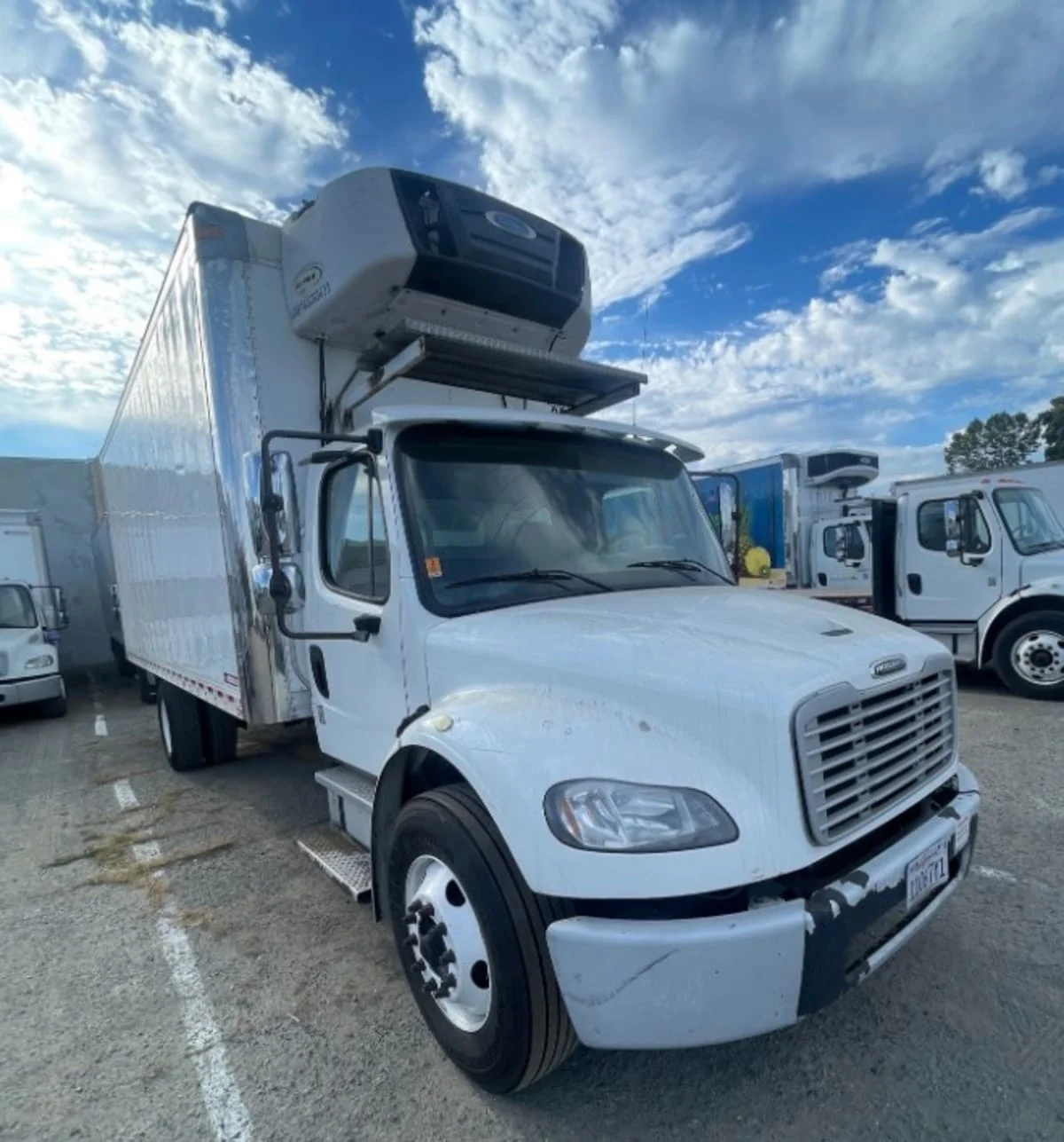 2016 Freightliner M2 106 - image 3