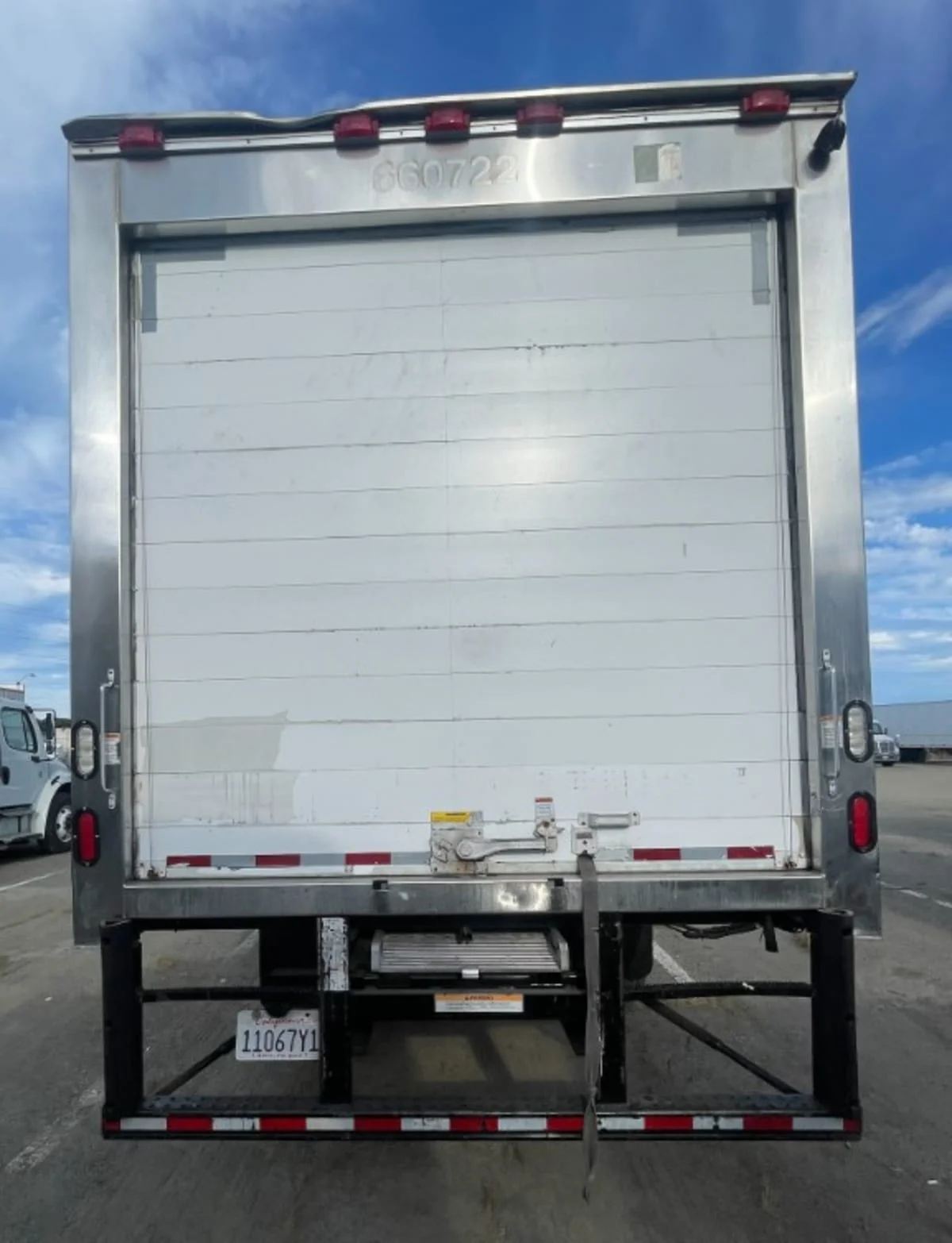 2016 Freightliner M2 106 - image 5