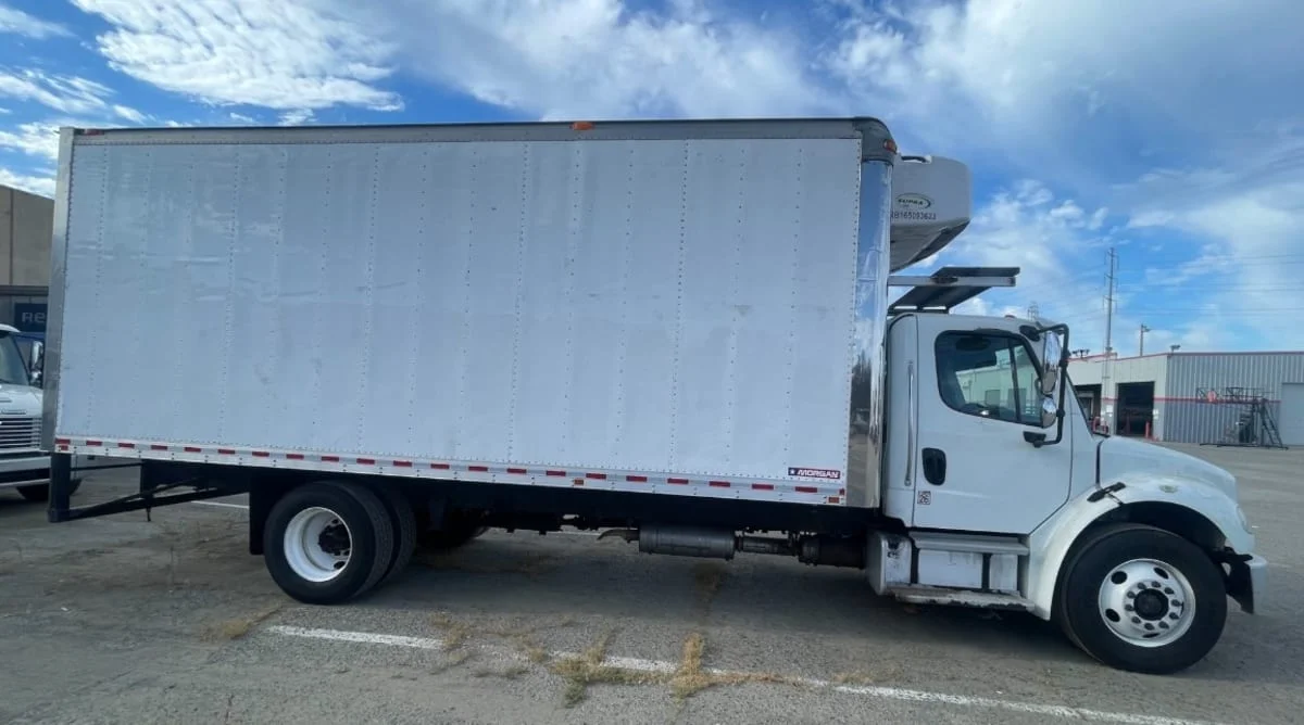 2016 Freightliner M2 106 in Hayward, CA — photo 13